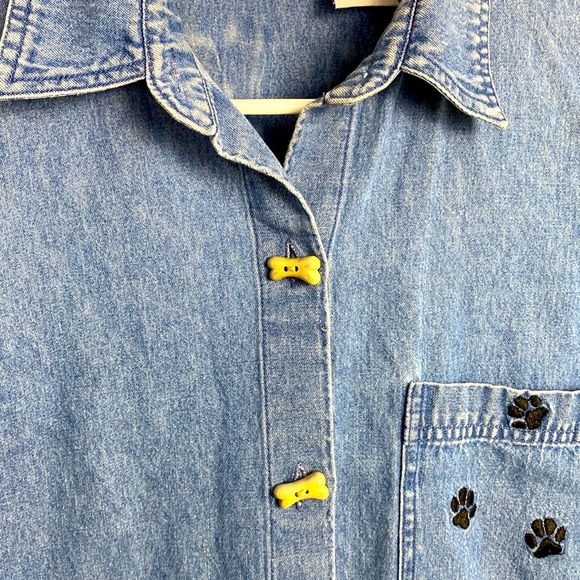 Vintage Blair Blue Denim Shirt with Dog Embroidery and bone buttons size small - Picture 4 of 11